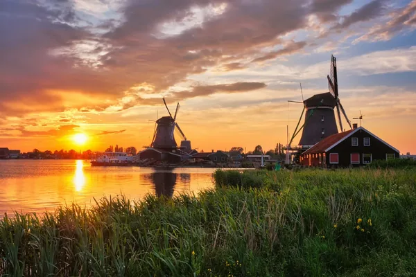 Bélgica - Canales, arte y elegancia europea