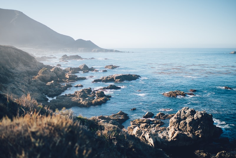 Vista al mar desde la Pacific Coast Highway en Costa Oeste USA