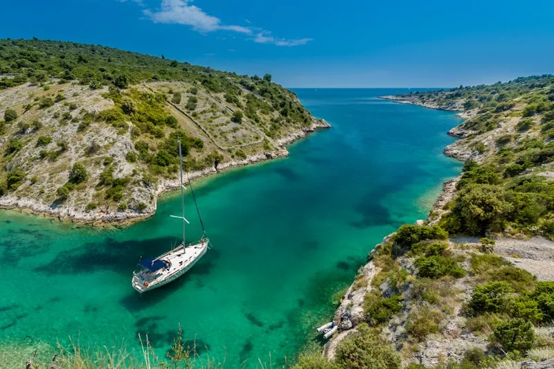 Costa de Split desde el aire en Croacia