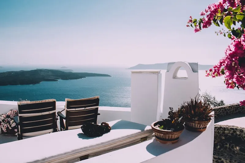 Terraza con vistas en Santorini
