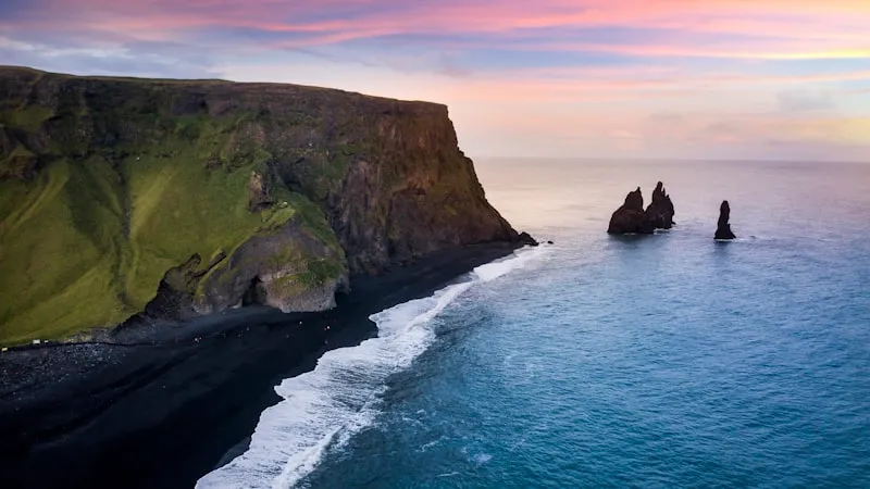 Acantilados de la Costa Sur en Islandia