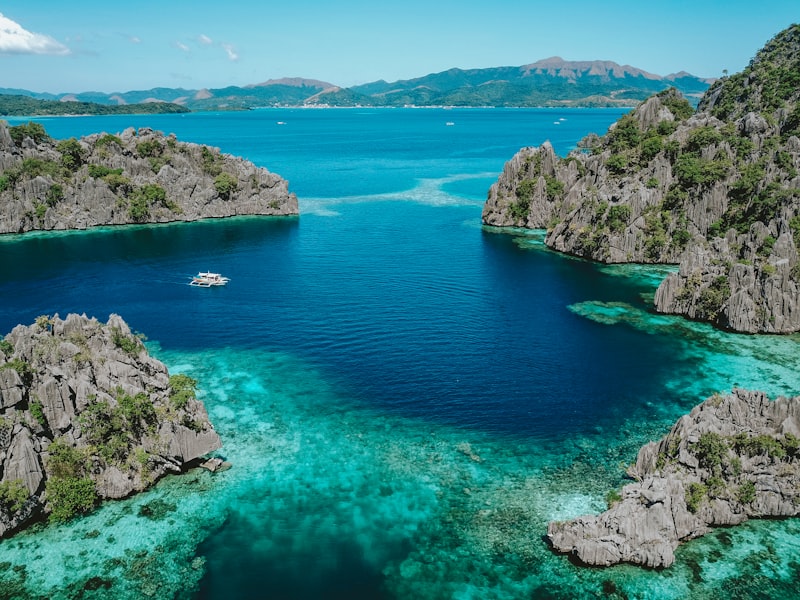 Lagunas cristalinas en Coron en Filipinas
