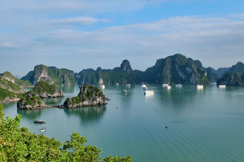 Islotes de piedra caliza en Halong