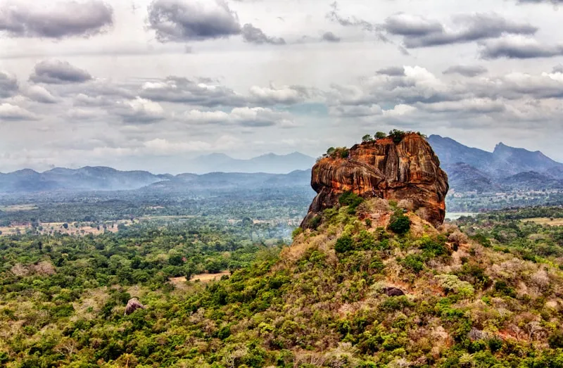 Formación rocosa en Sigiriya en Sri Lanka