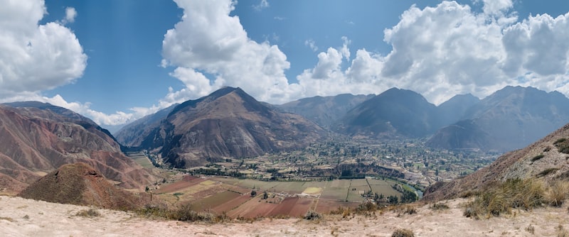 Montañas del Valle Sagrado en Perú