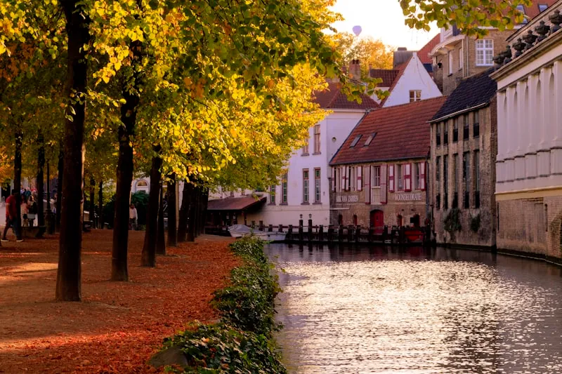 Brujas - Canales en calma en Bélgica