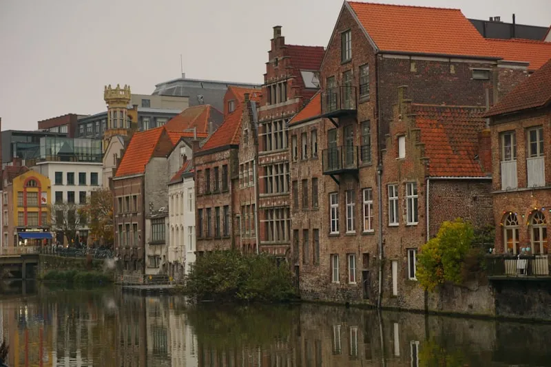 Gante - Casas junto al agua en Bélgica