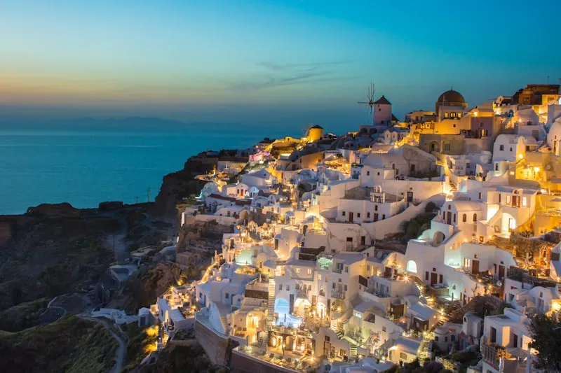 Santorini casas blancas sobre la caldera