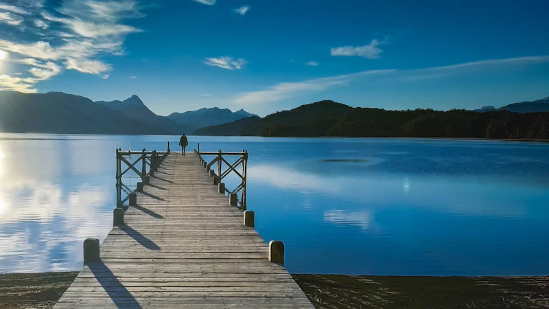 Muelle en lago de Bariloche en Argentina