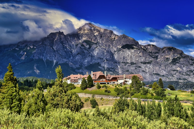Bosques y montañas en Bariloche en Argentina