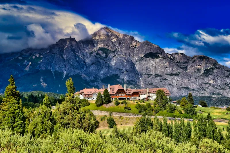 Bosques y montañas en Bariloche en Argentina