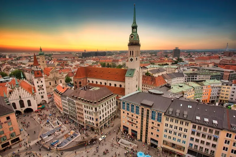 Panorámica de Múnich al atardecer en Alemania