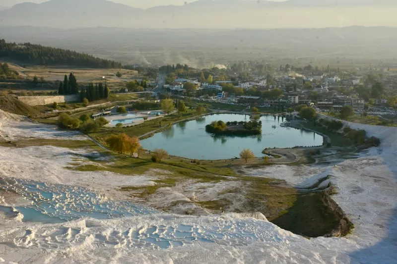 Piscinas naturales de Pamukkale en Turquía