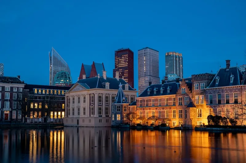 La Haya de noche en Bélgica