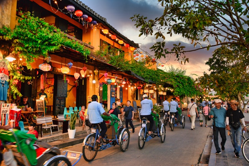 Bicicletas en las calles de Hoi An en Vietnam
