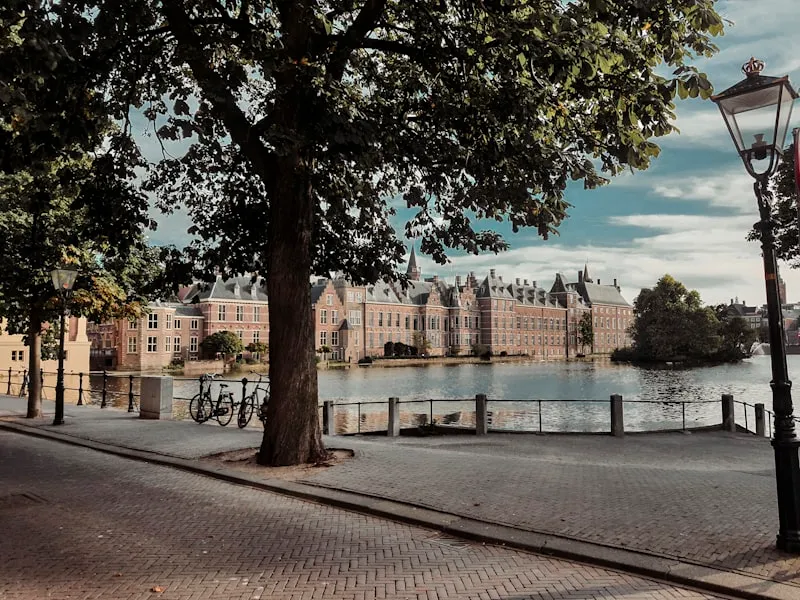 La Haya - Paseo junto al agua en Bélgica
