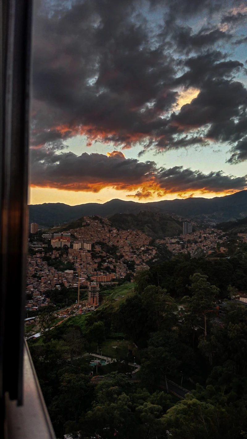 Atardecer en Medellín en Colombia